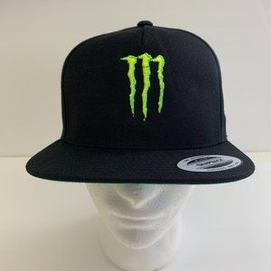 YUPOONG NEW  Monster Energy Fox Embroidered Cap Flat Bill Snapback Black. NEW